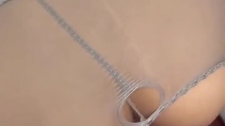 气质文静眼镜妹！近期下海收费秀！苗条身材美腿，脱光光展示，翘起美臀露肥穴，揉搓奶子很是诱惑