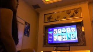 看起来贤淑的女老师 在外面却如此淫蕩样
